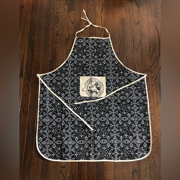 WDW/Disney Parks Gourmet Mickey Mouse Black/Tan Cotton Apron w/Pocket - NWOT! - Picture 2 of 10